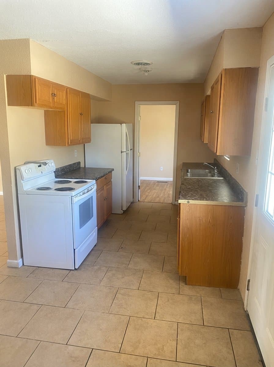 San Antonio House: 223 Dartmoor St,