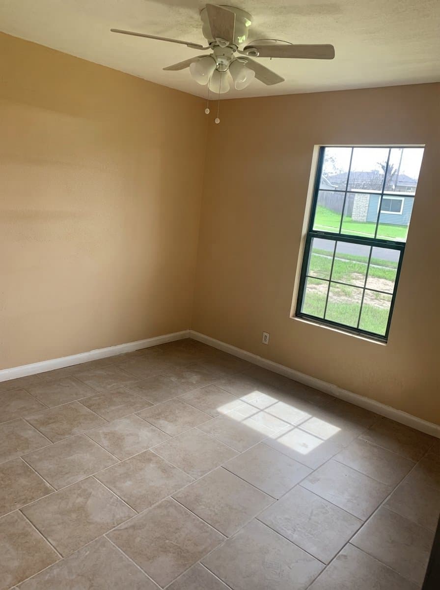 San Antonio House: 223 Dartmoor St,