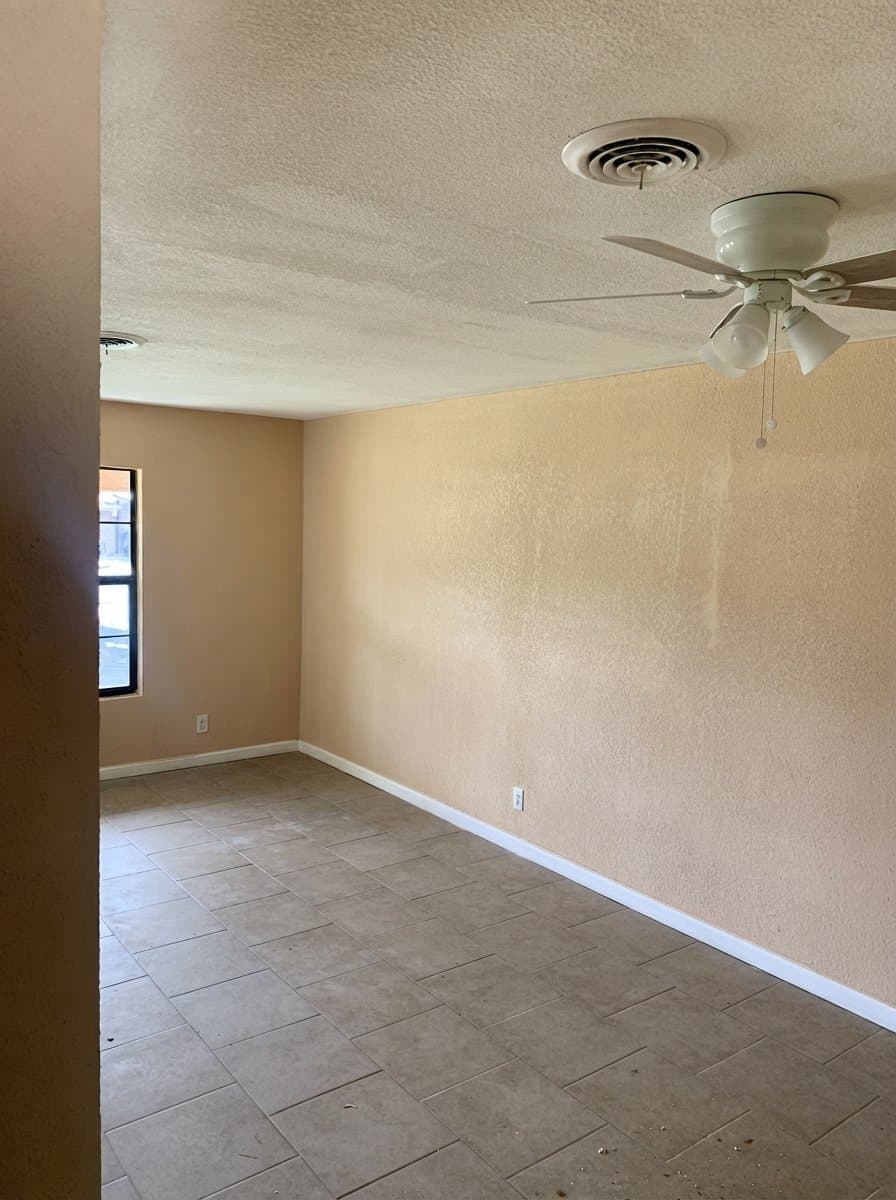 San Antonio House: 223 Dartmoor St,