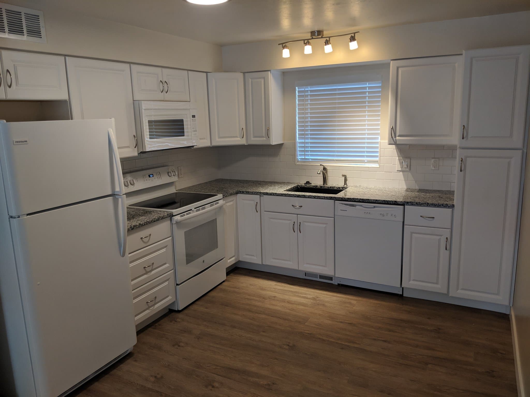 Spanish fork Multiplex: 70 n 200 w