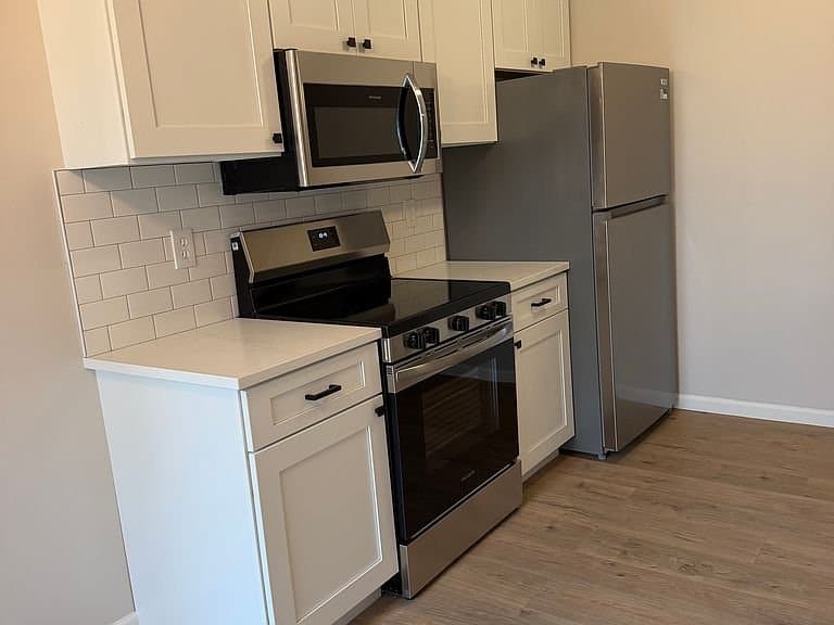 Lawrence House: 1004 E 25th Ter