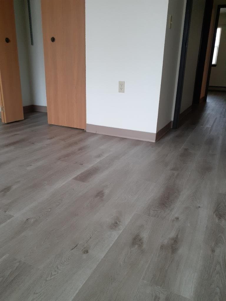 Franklin Apartment: 6340 S 35th St