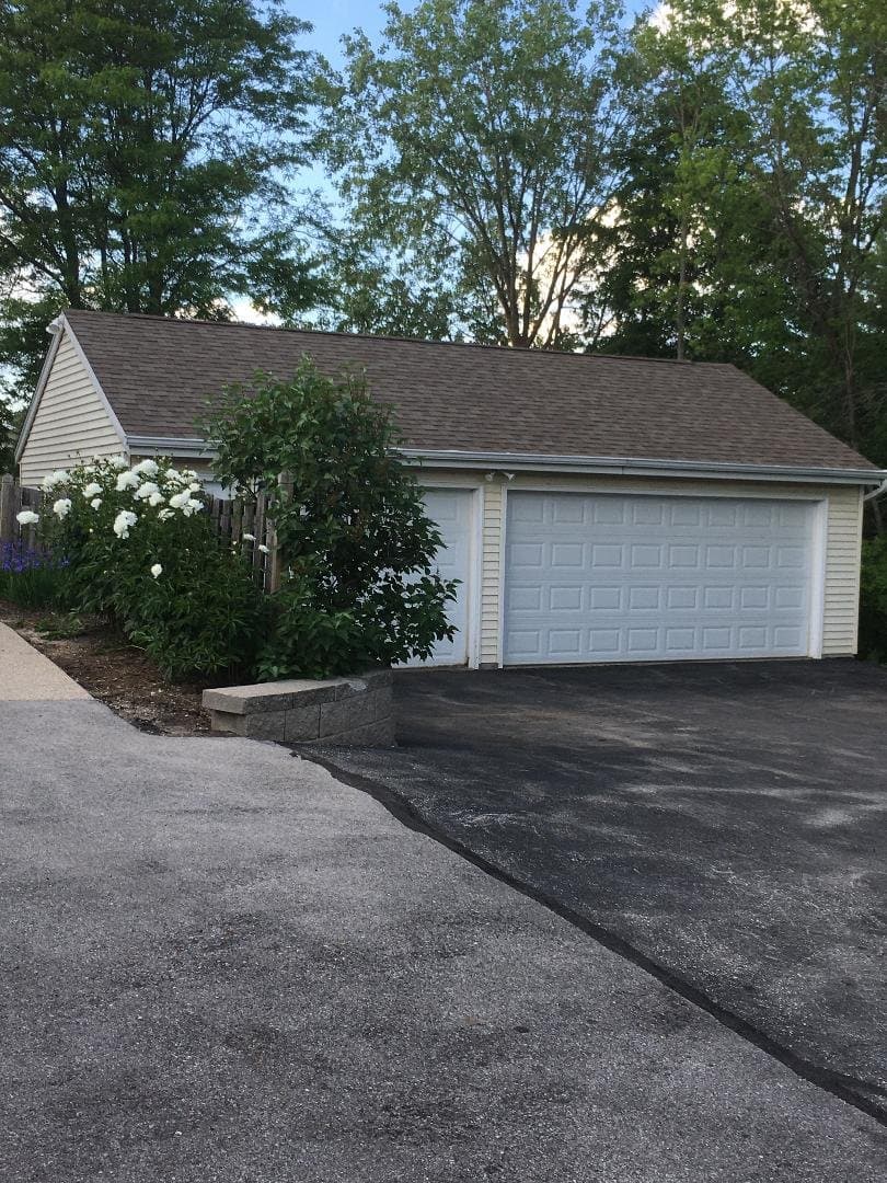 Franklin Apartment: 6340 S 35th St