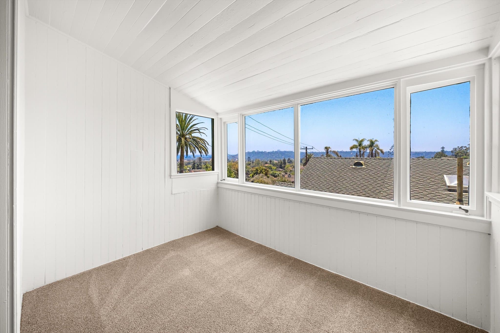 Santa Barbara Multiplex: 513 E Pedregosa St