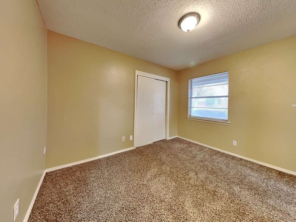Desoto House: 108 Valleyglen Dr