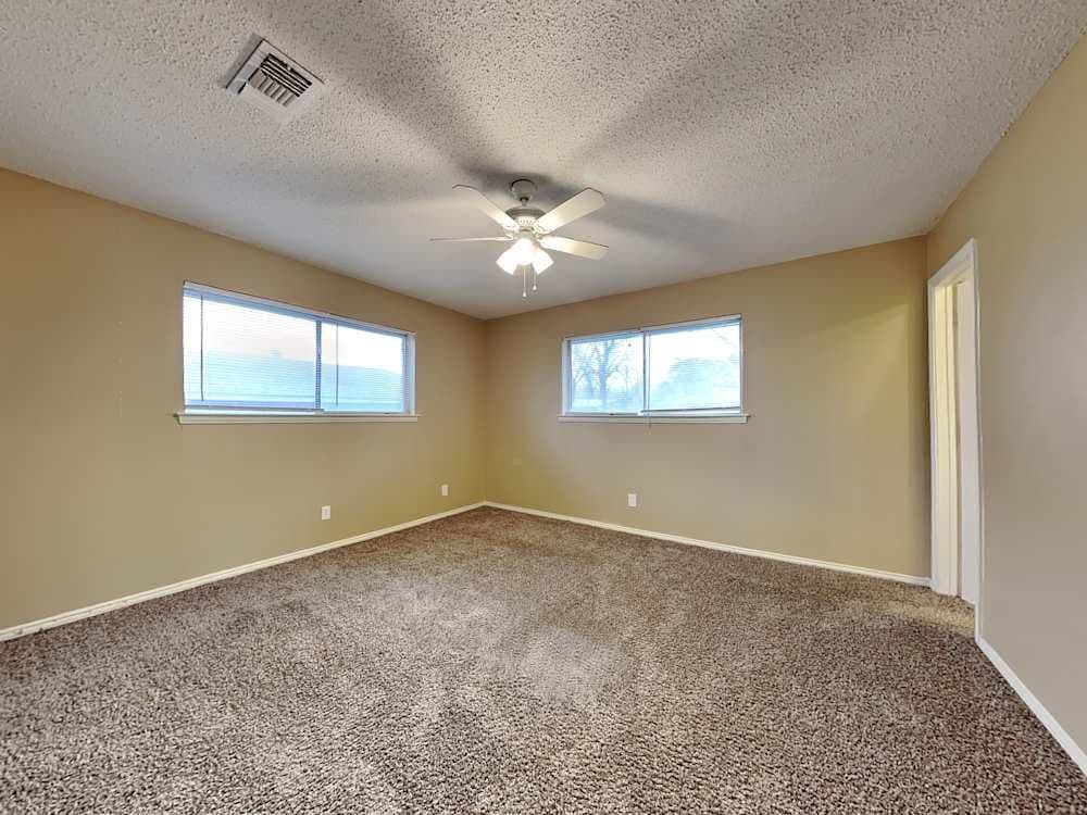 Desoto House: 108 Valleyglen Dr