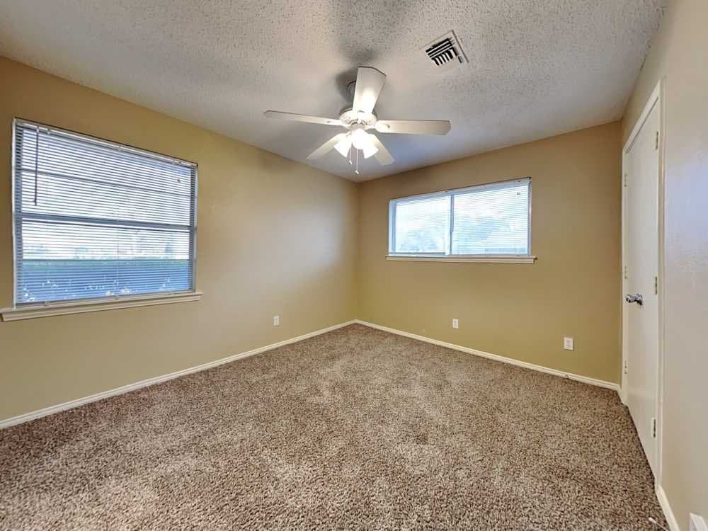 Desoto House: 108 Valleyglen Dr