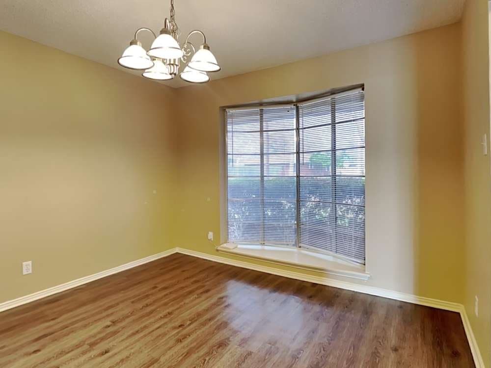 Desoto House: 108 Valleyglen Dr
