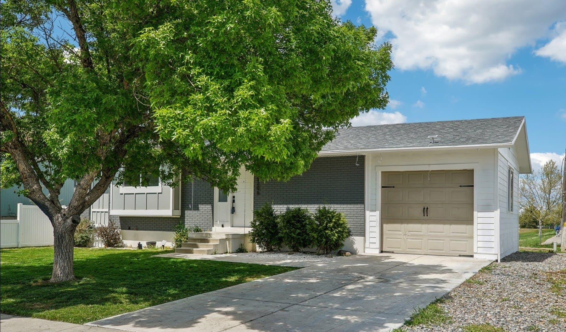 West Valley City Single Room: 5206 Hunter Drive