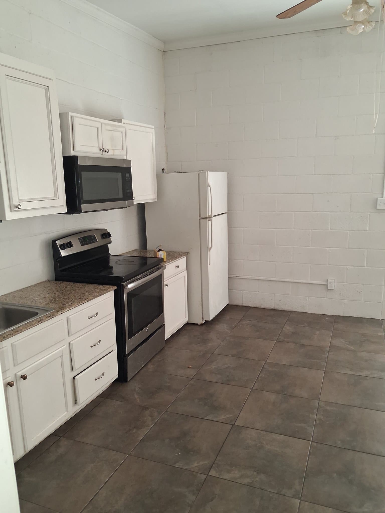 Prairieville House: 38380 Lenwood Drive