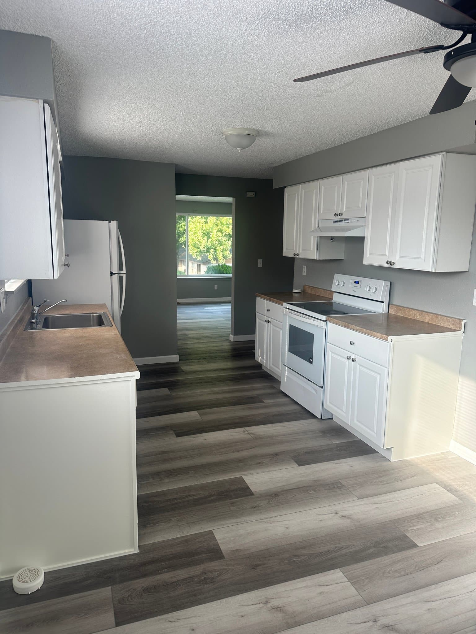 Kennewick Apartment: 1707 W 6th Ave