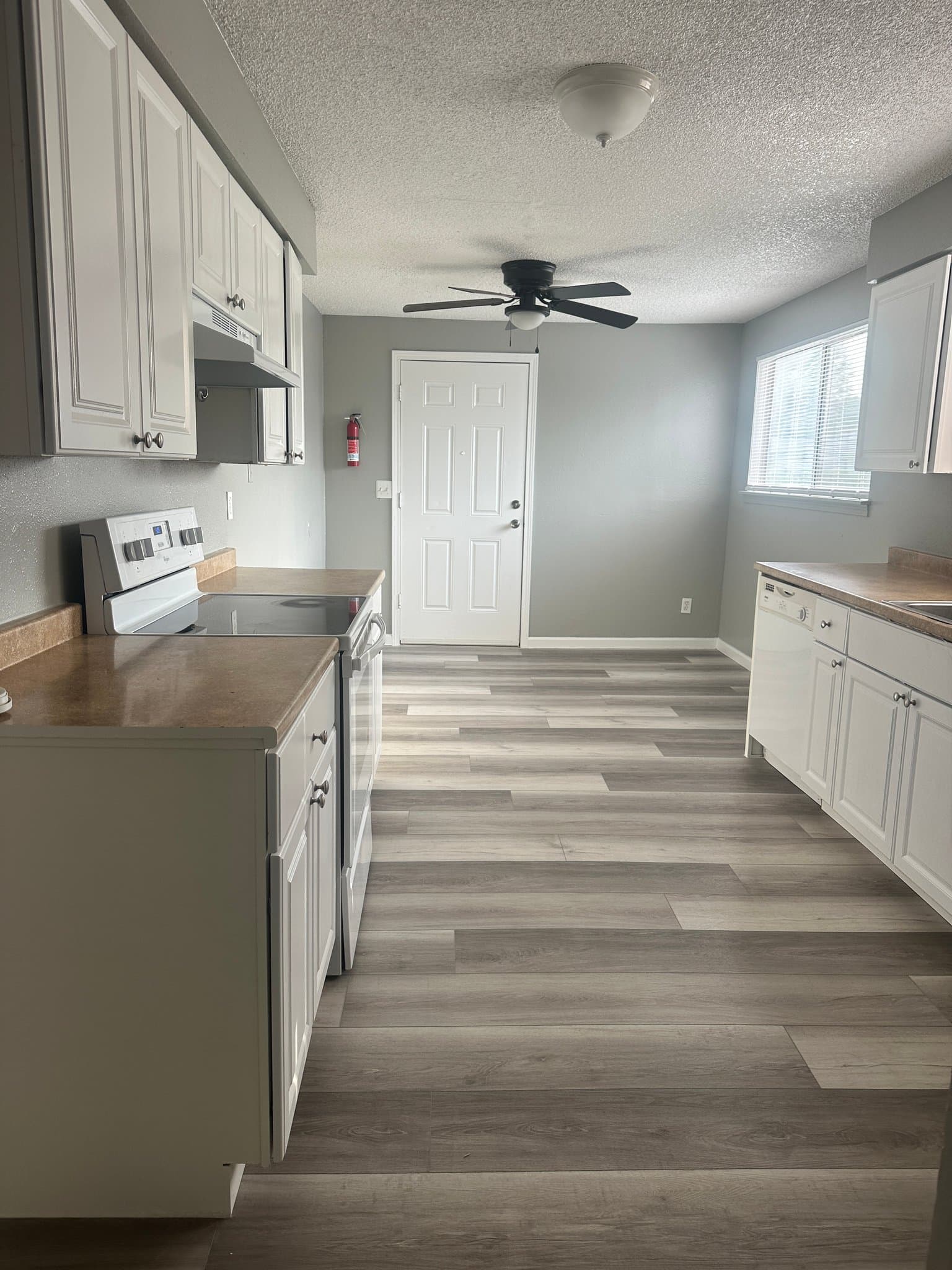 Kennewick Apartment: 1707 W 6th Ave