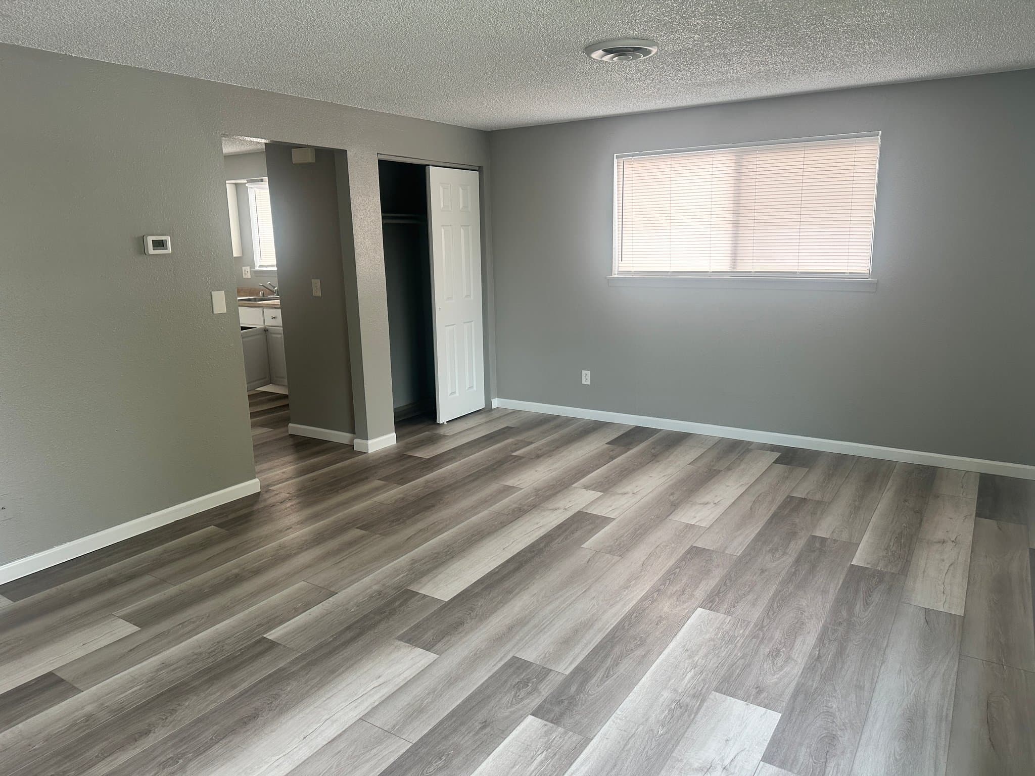 Kennewick Apartment: 1707 W 6th Ave