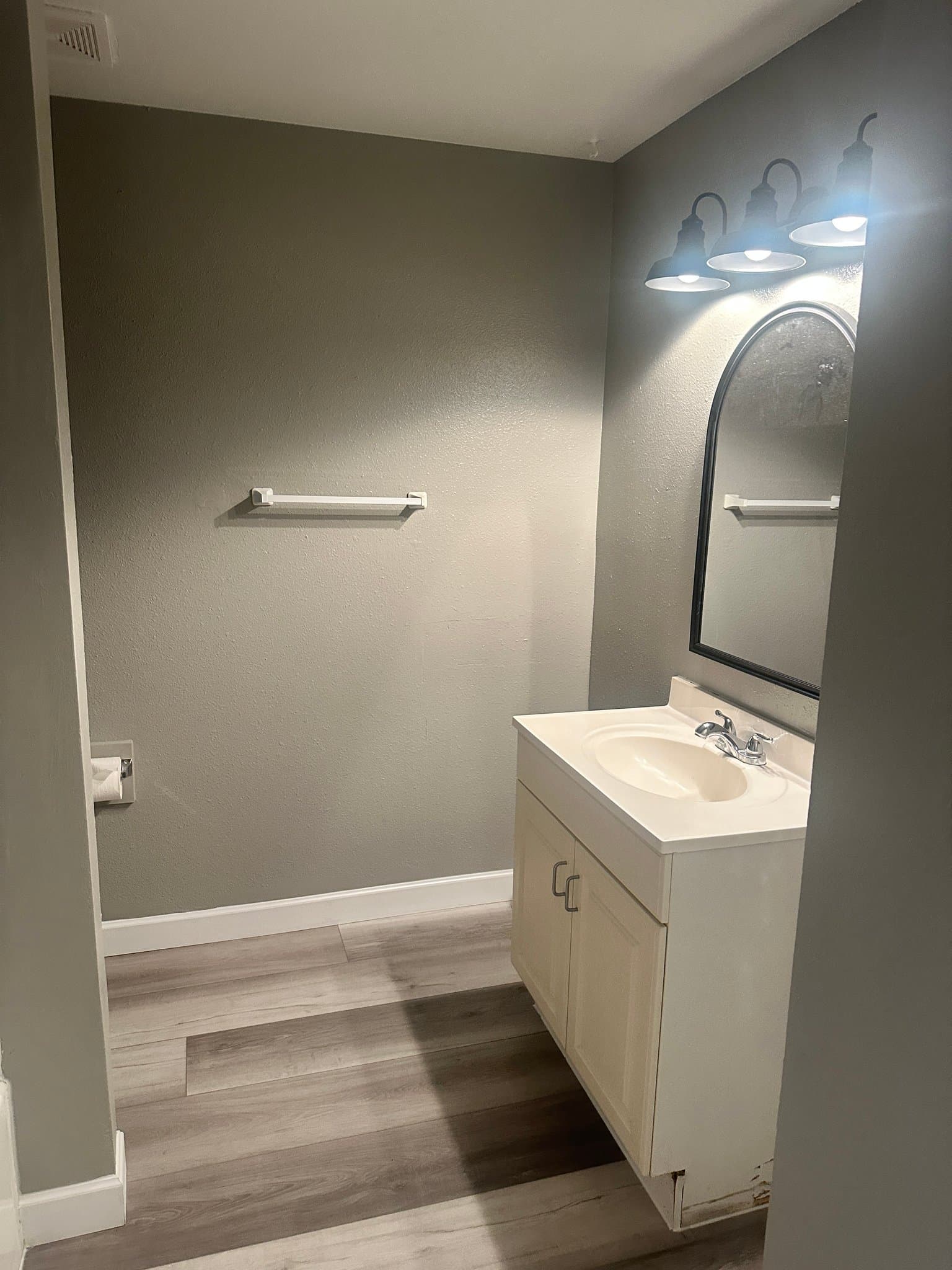 Kennewick Apartment: 1707 W 6th Ave