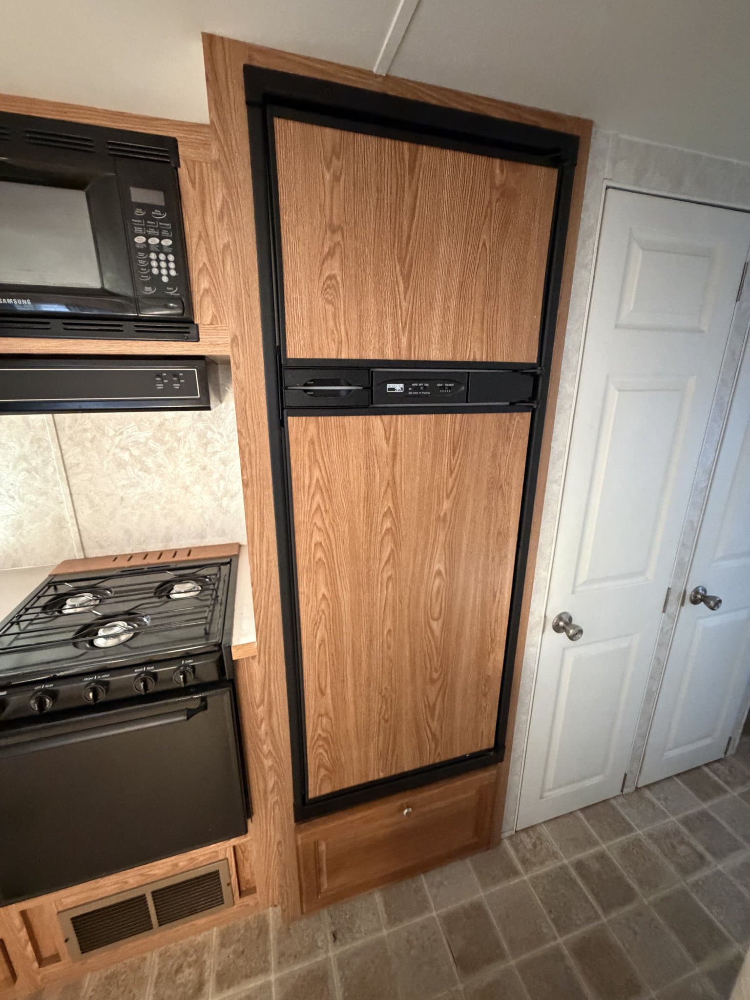 englewood Other: 3422 s elliot st