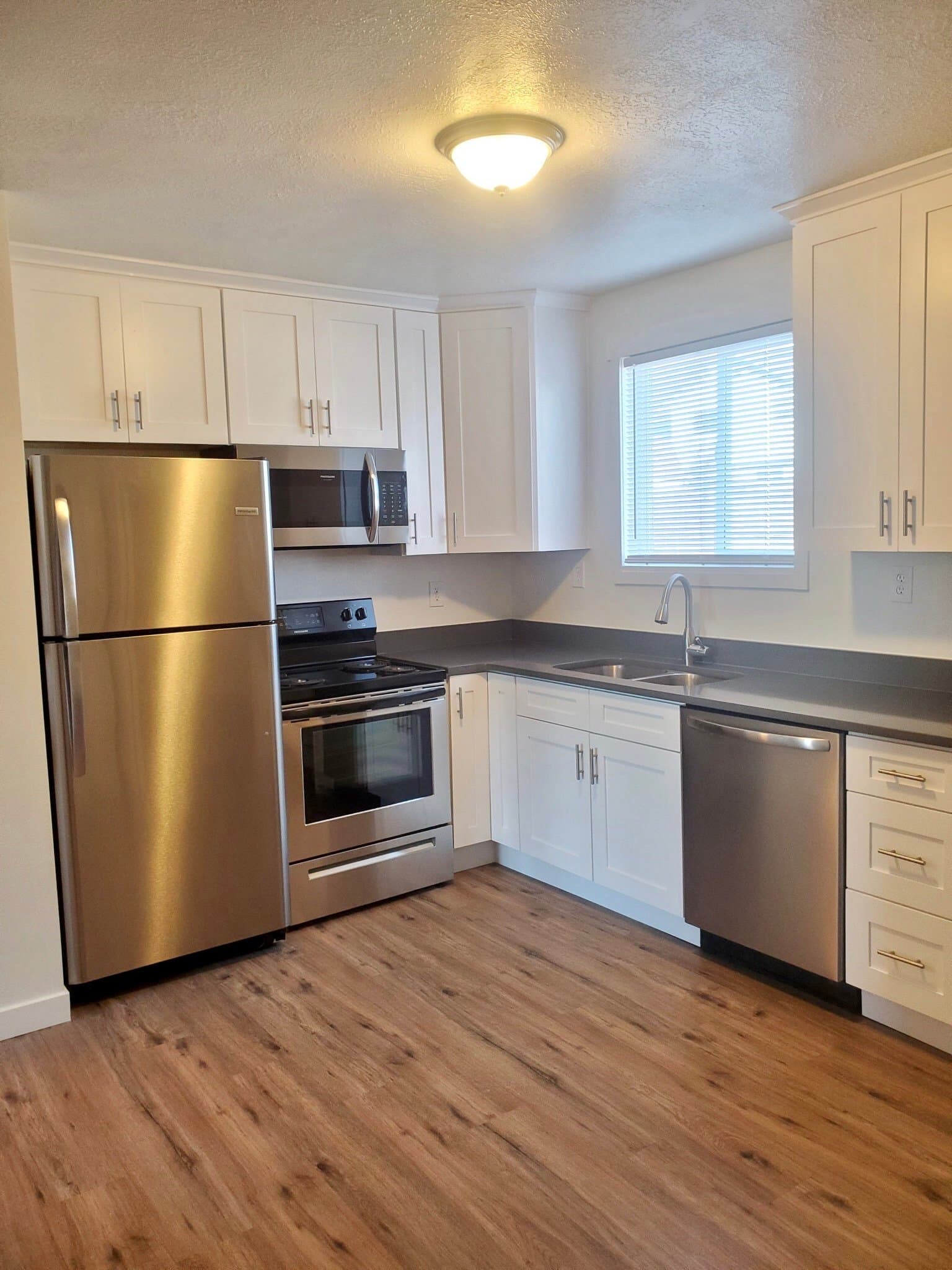 Kaysville Townhome: 645 N 400 W