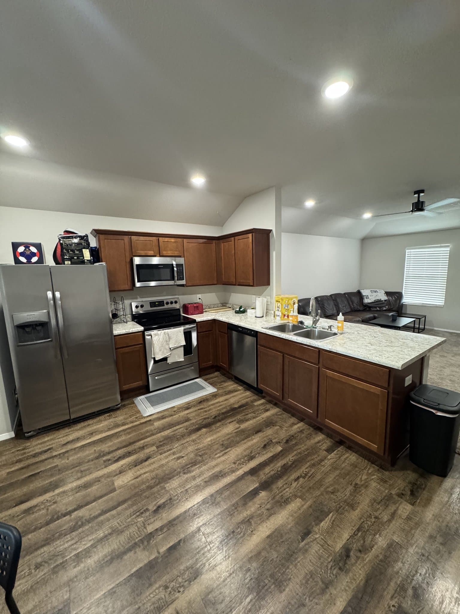 Fayetteville House: 733 S Jaybird Ln