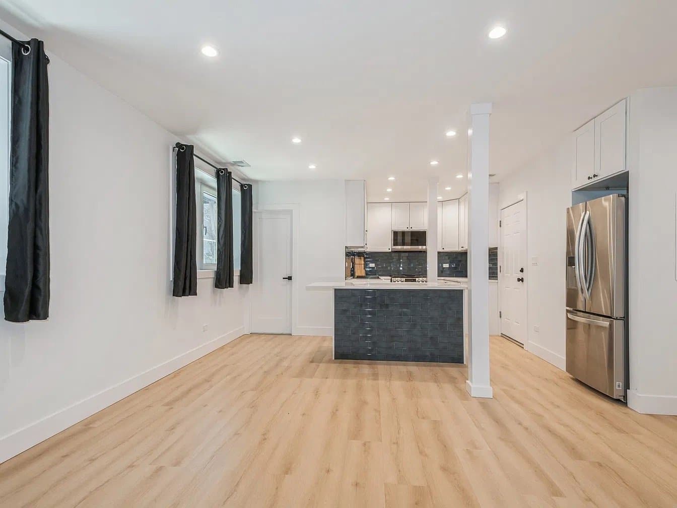 Chicago Condo: 1535 W Estes