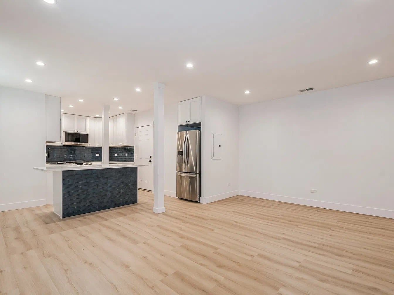 Chicago Condo: 1535 W Estes