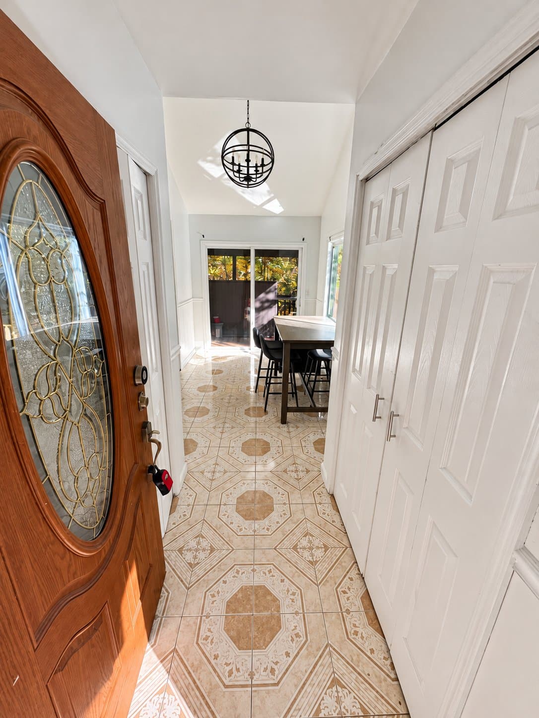 Monroe House: 17 Higgins Trl