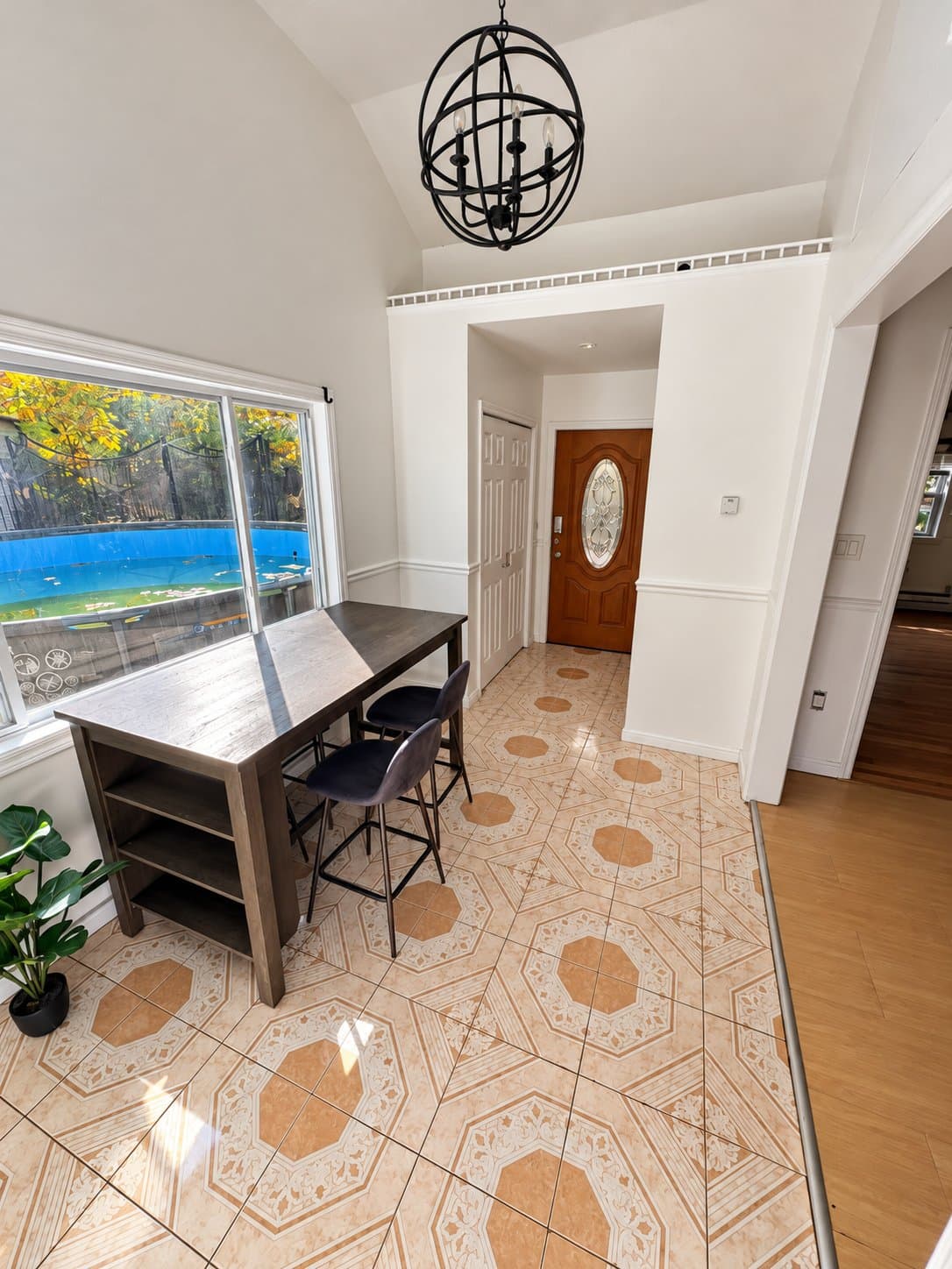 Monroe House: 17 Higgins Trl
