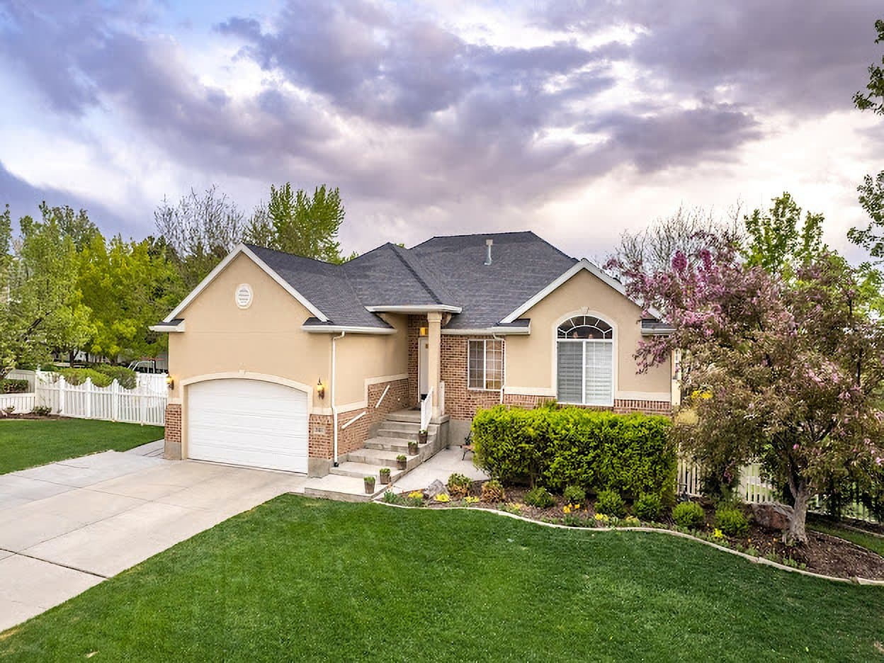 Lindon House: 341 W 600 N