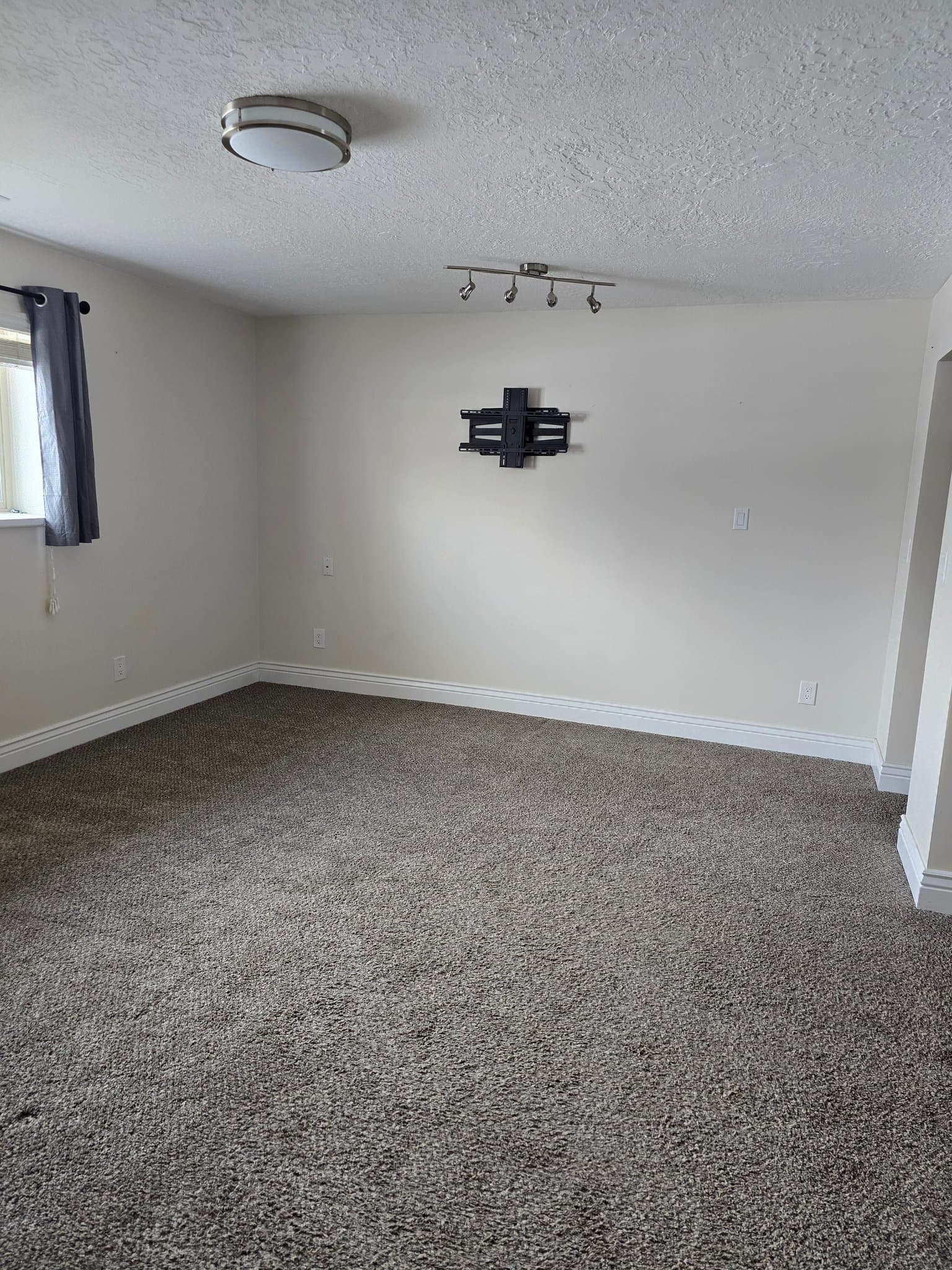 Ogden House: 2121 N 650 W