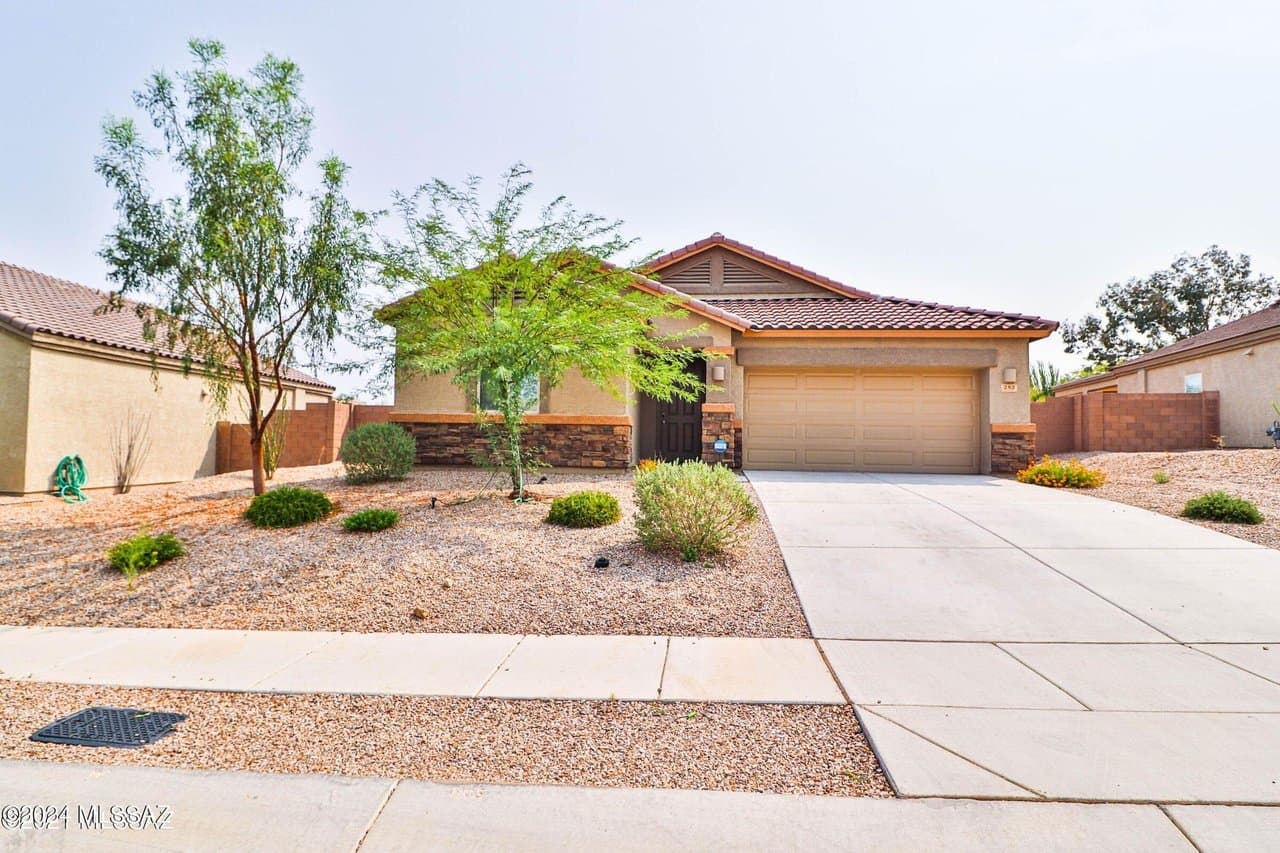 Corona de Tucson House: 282 W William Carey St