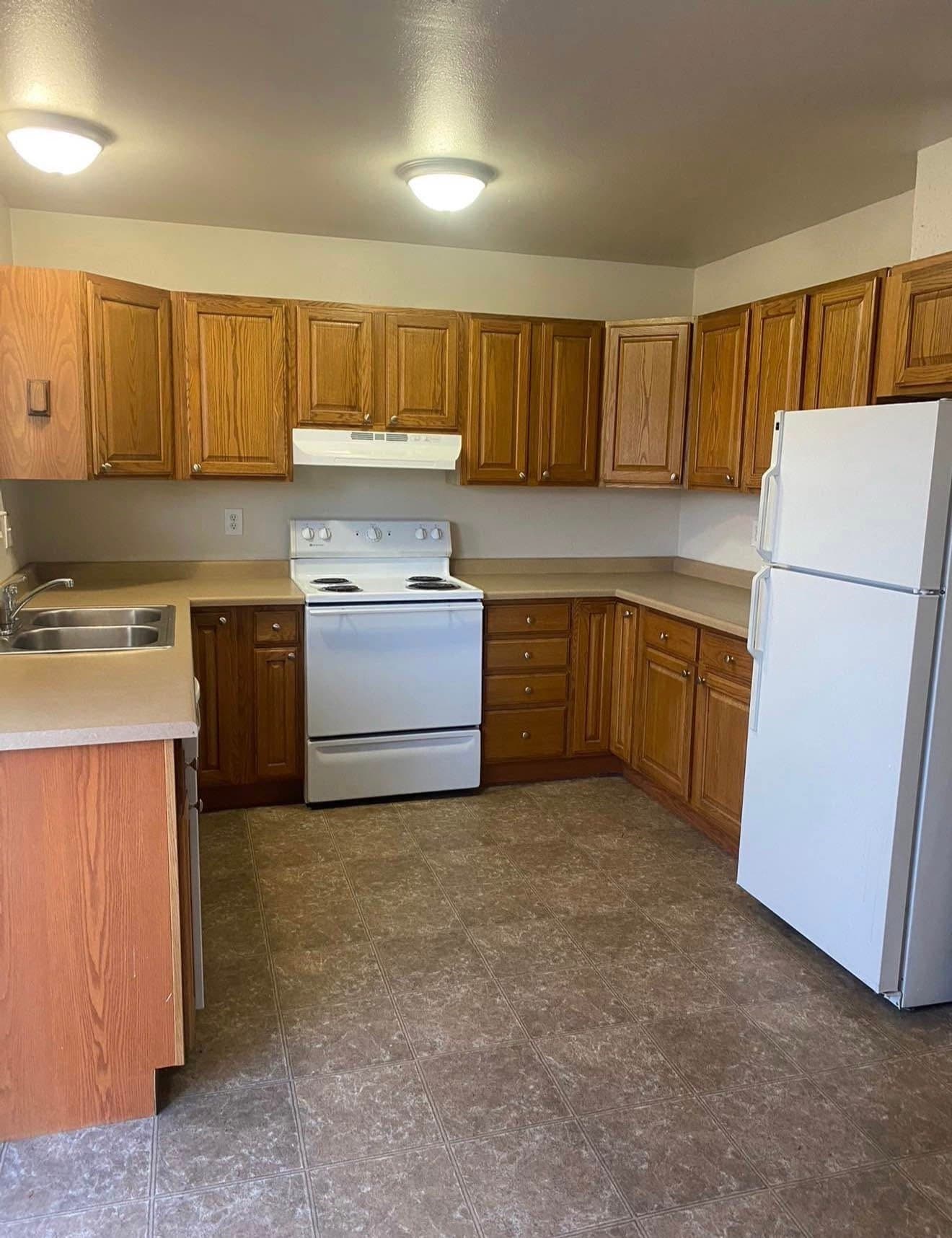 West Valley City Townhome: 3154 S Eugenia Pl