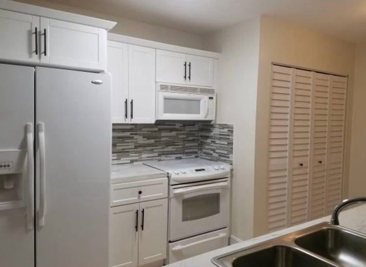 Hialeah Condo: 18308 NW 68th