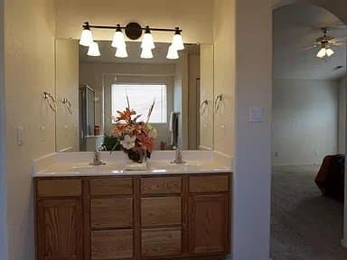 Albuquerque House: 7420 Willow Springs Rd NE