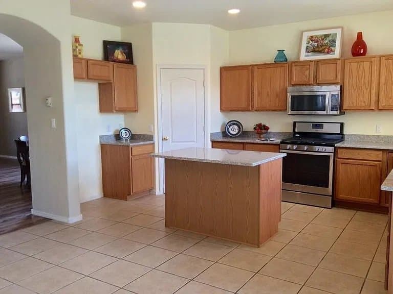 Albuquerque House: 7420 Willow Springs Rd NE
