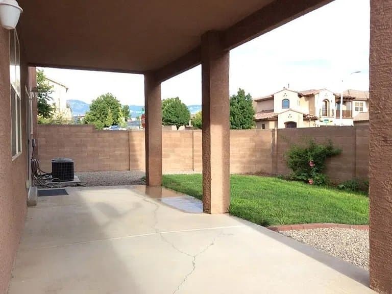 Albuquerque House: 7420 Willow Springs Rd NE