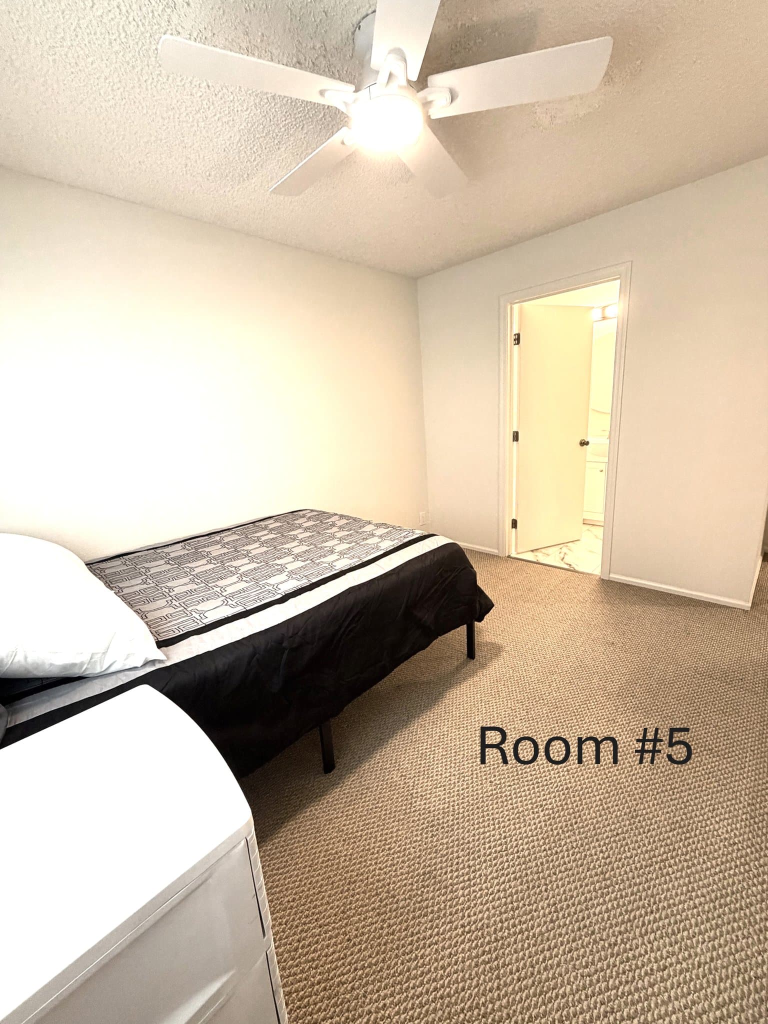 Peoria Single Room: 12340 N 72nd Dr