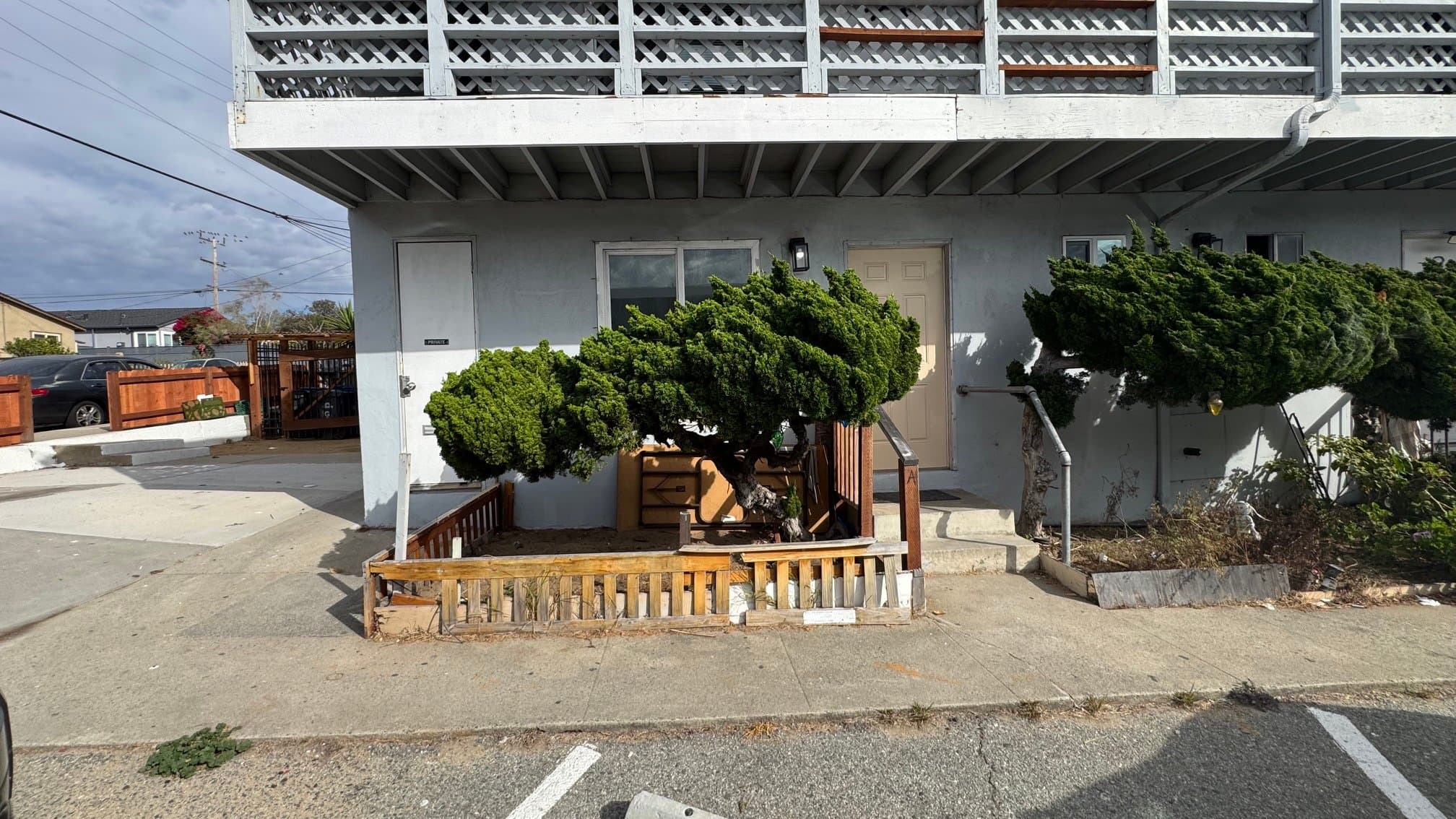 Seaside Apartment: 1286 La Jolla Ave