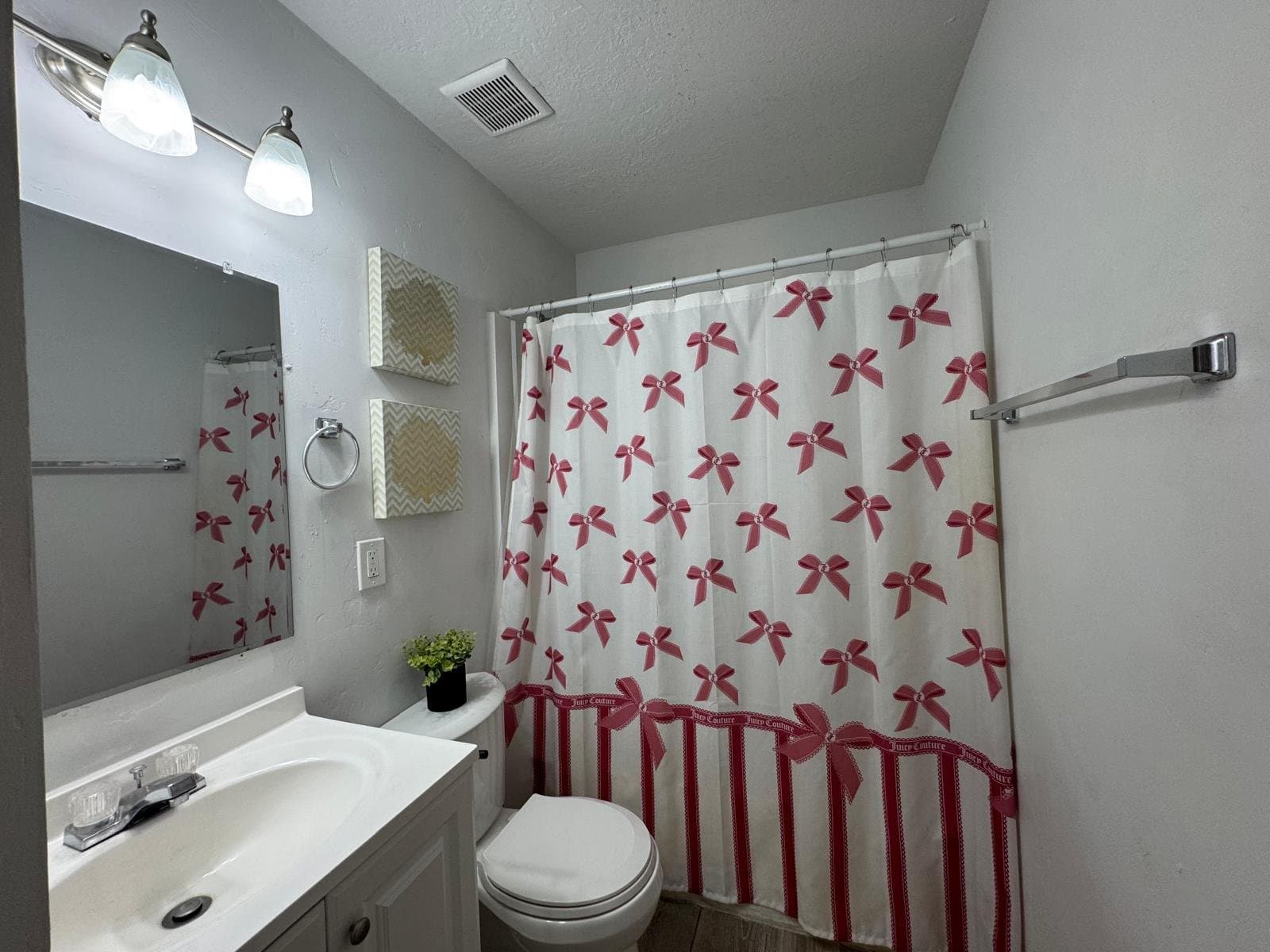 Magna Single Room: 2650 S Melville Dr