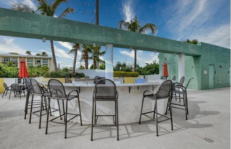 Delray Beach Condo: 180 NE 4th Ave Apt 207