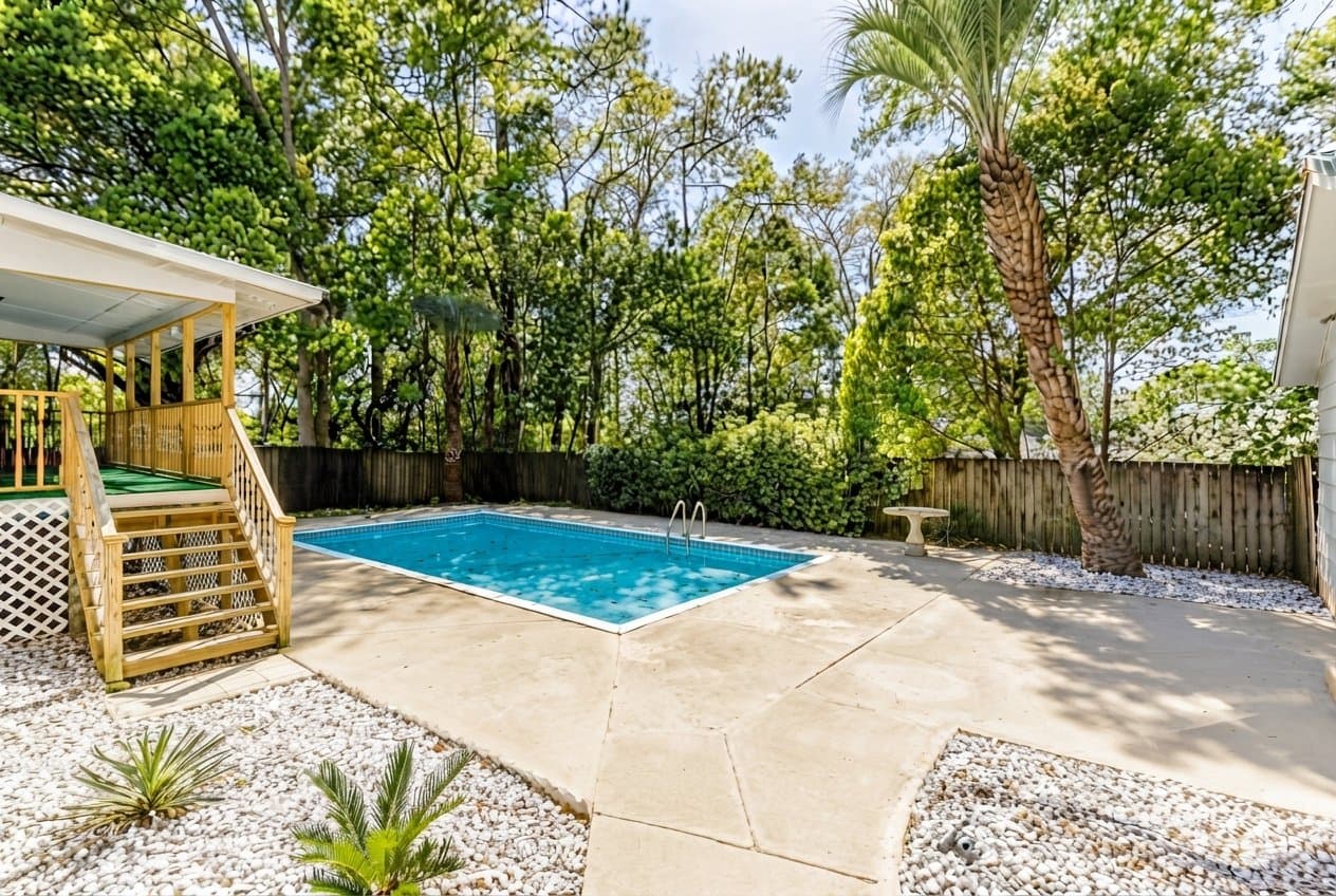 Tallahassee House: 1108 Cuerno St