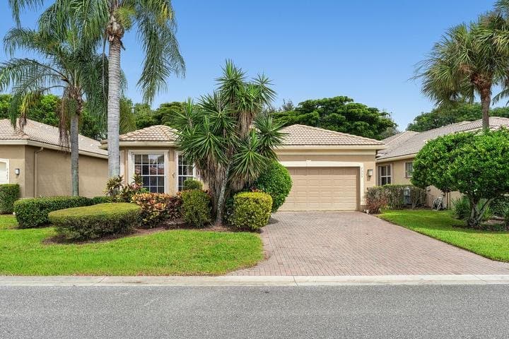 Boynton Beach House: 7355 Maple Ridge Trail