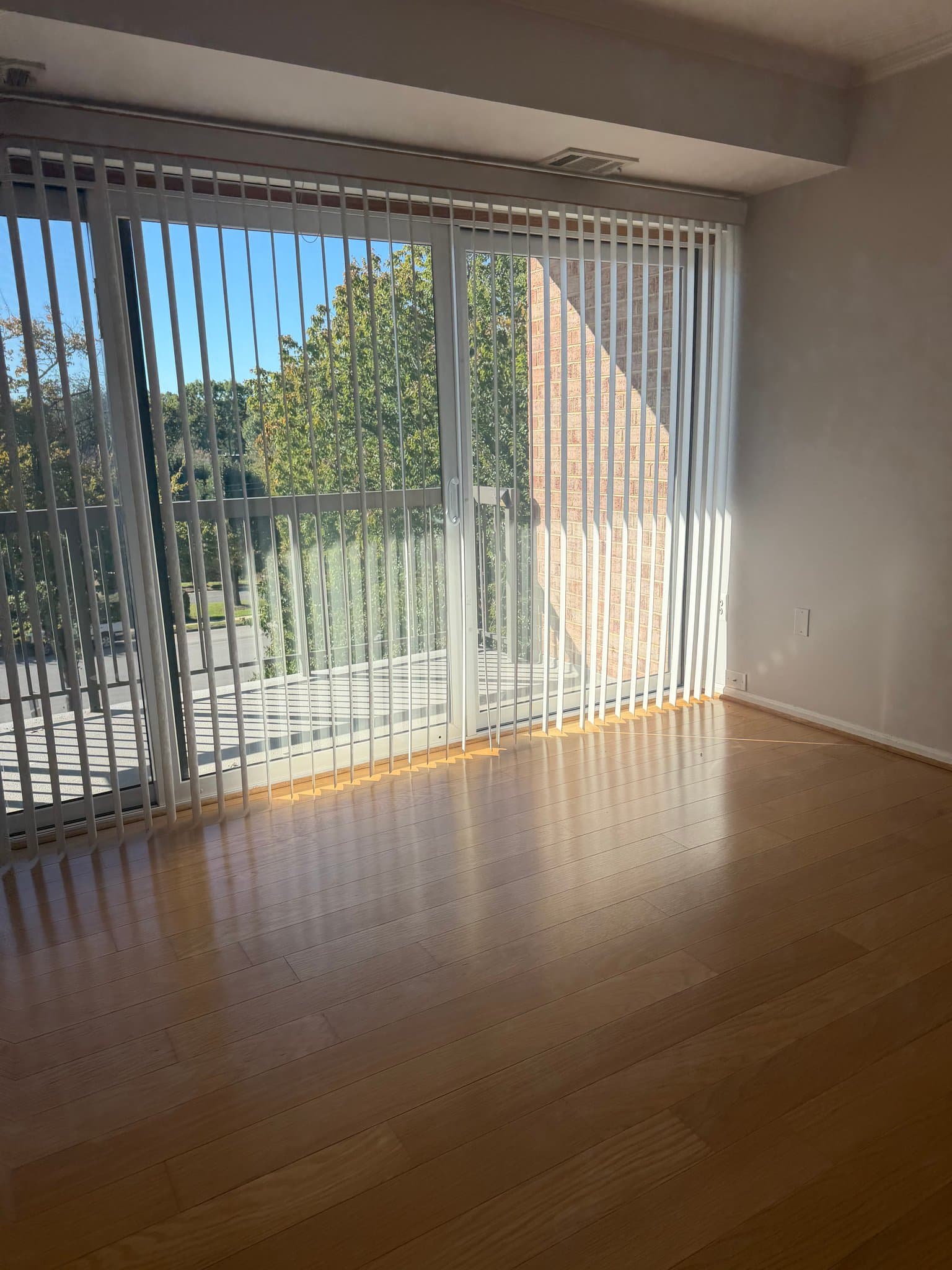 Fairfax Condo: 9730 Kingsbridge Dr