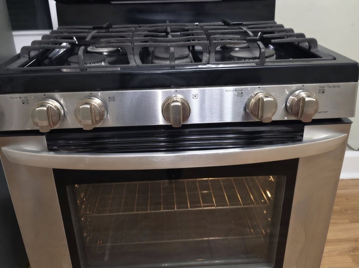 Newark Apartment: 183 Scheerer Ave