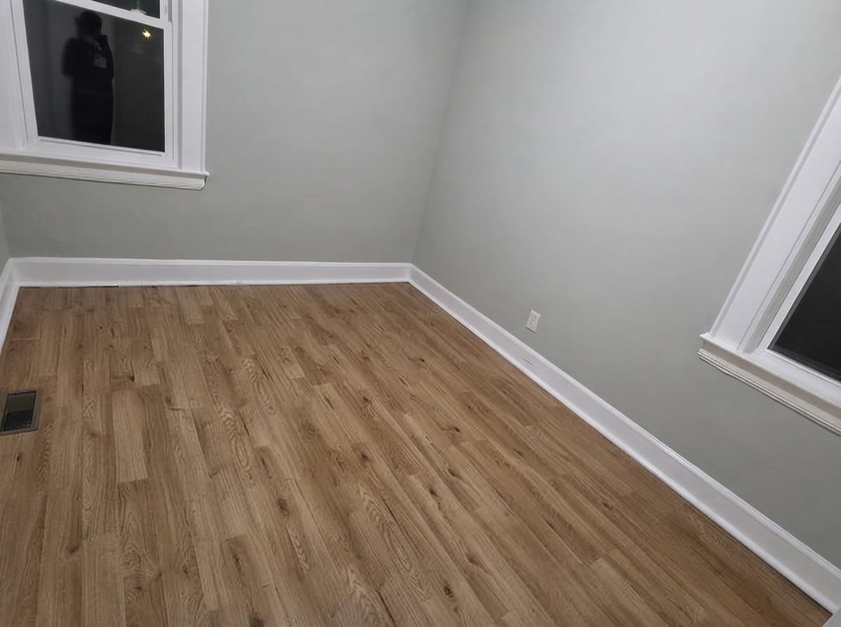 Newark Apartment: 183 Scheerer Ave