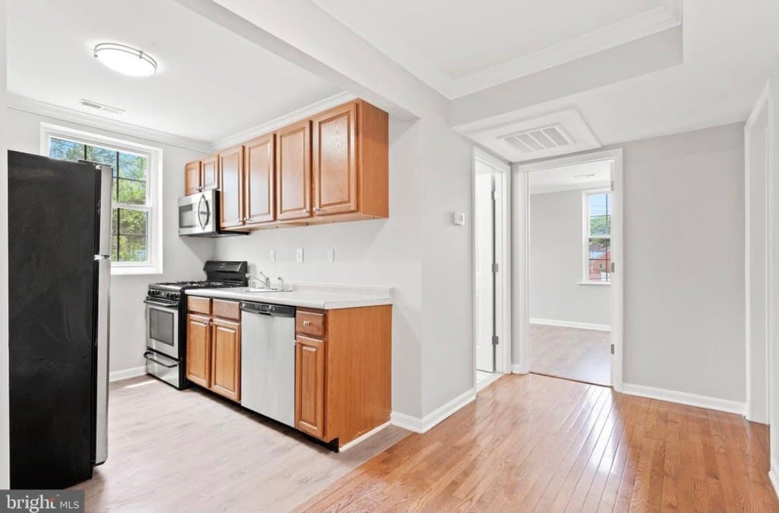 Washington Condo: 4508 B St SE