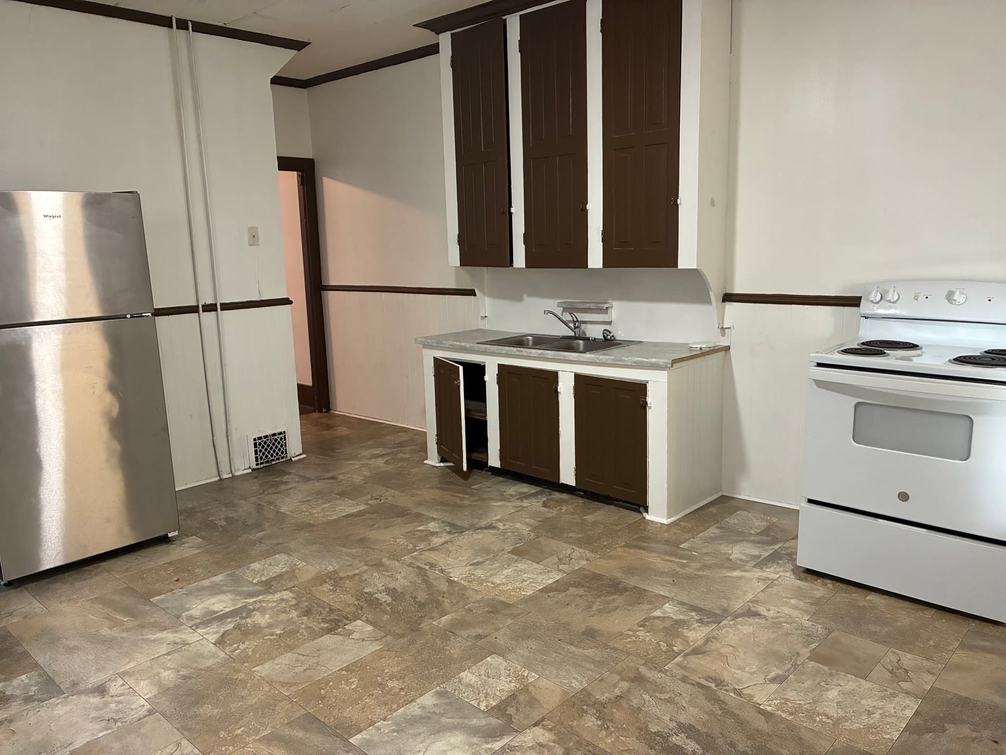 Sunbury Townhome: 1259 Highland Ave