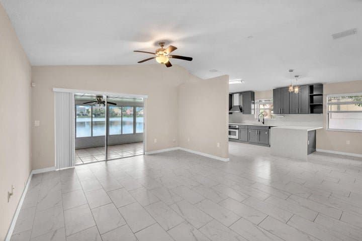 Pembroke Pines House: 1020 SW 99TH Avenue