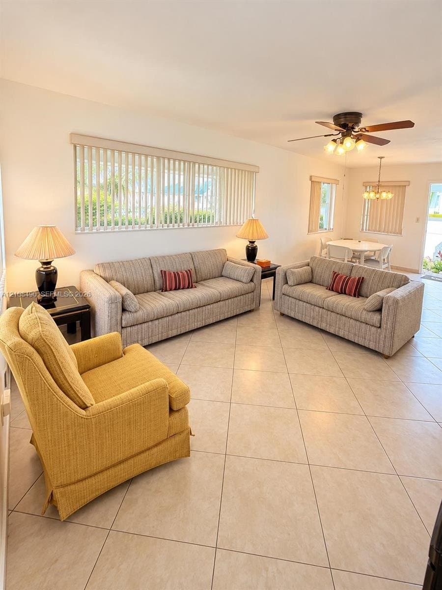 HOLLYWOOD Condo: 2317 Garfield St