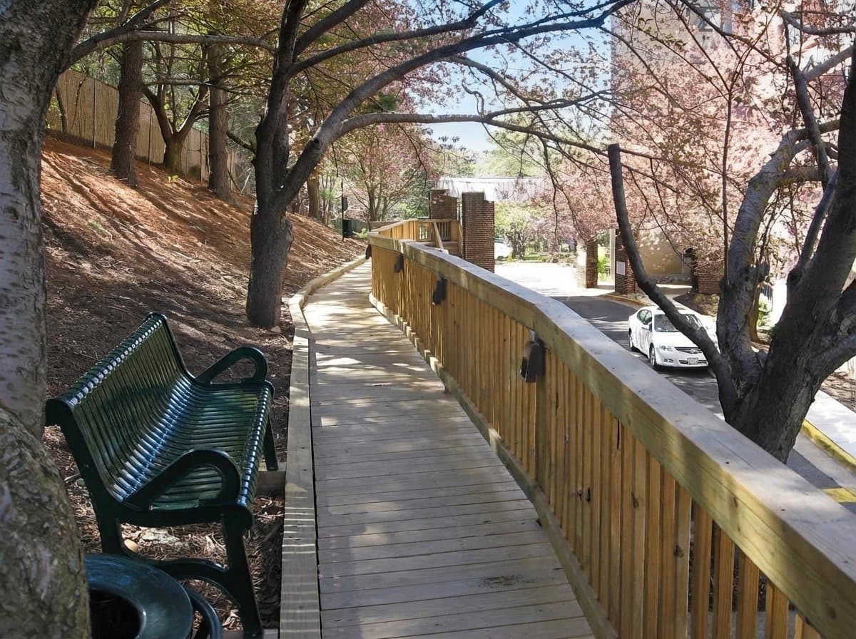 Alexandria Condo: 5911 Edsall Rd