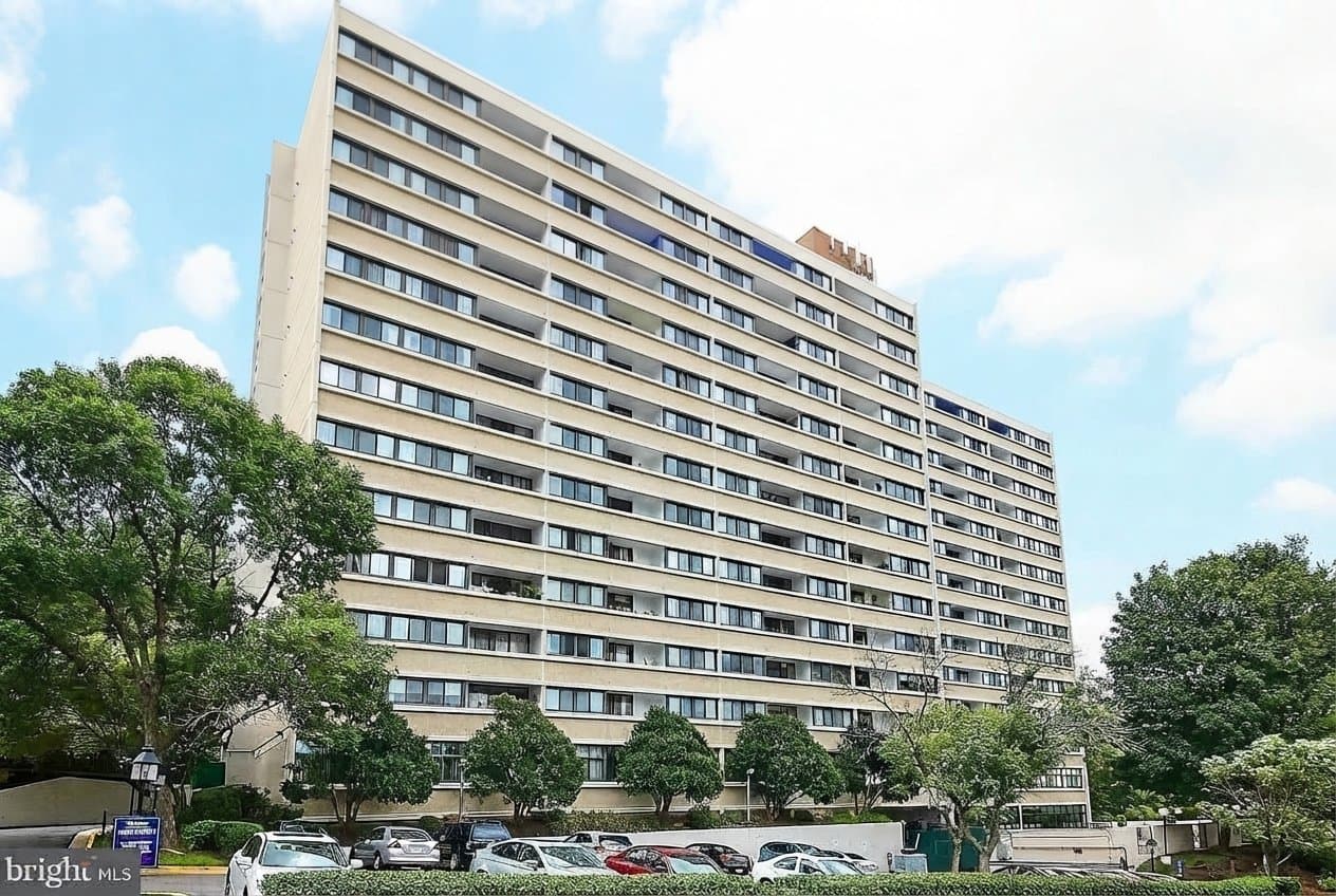 Alexandria Condo: 5911 Edsall Rd