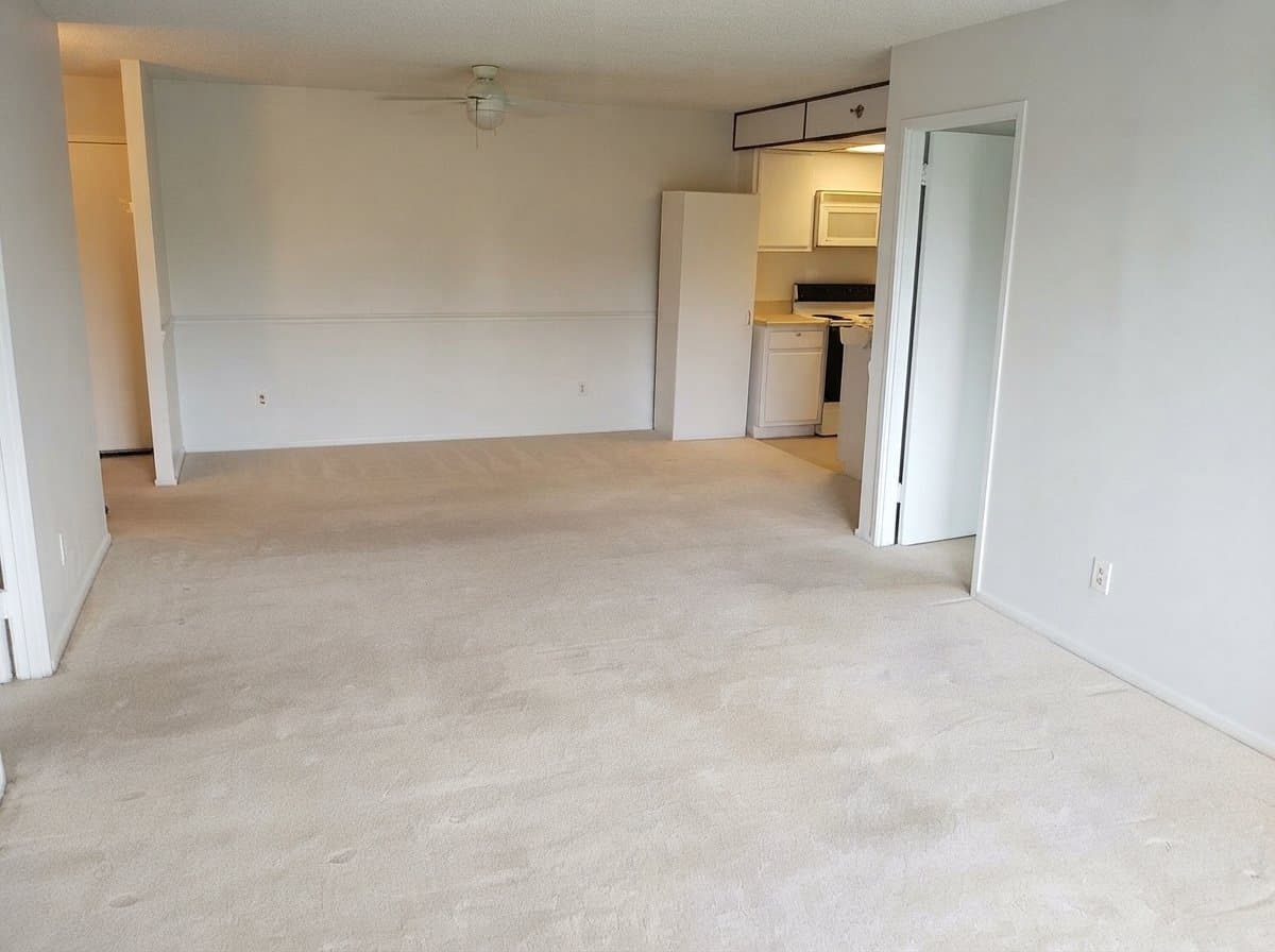 Alexandria Condo: 5911 Edsall Rd