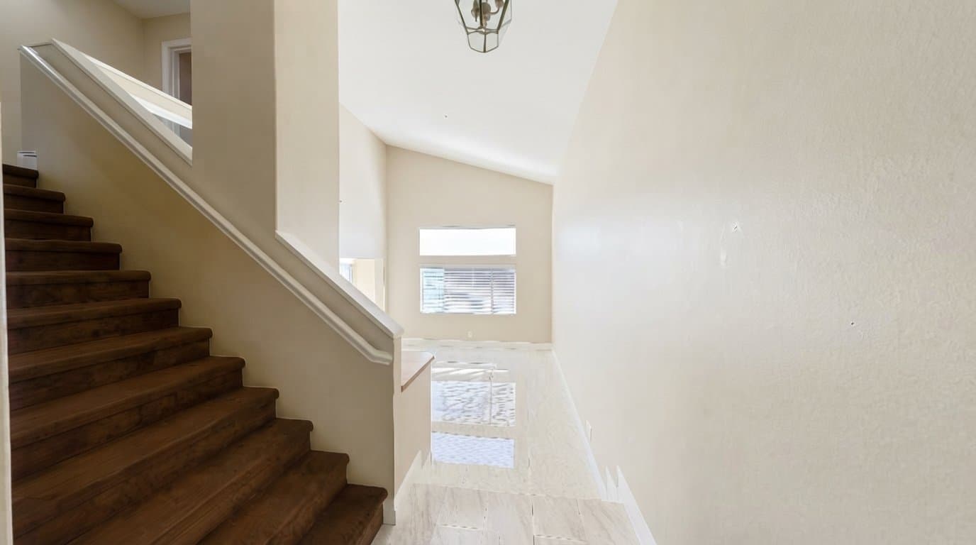 Corona House: 930 Primrose Ln